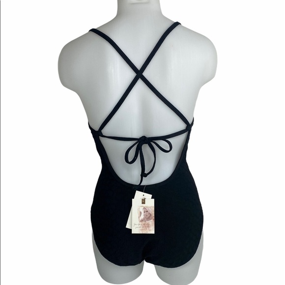 JESSICA Simpson Rose Bay Textured 1 Piece Swimsuit - Picture 2 of 12